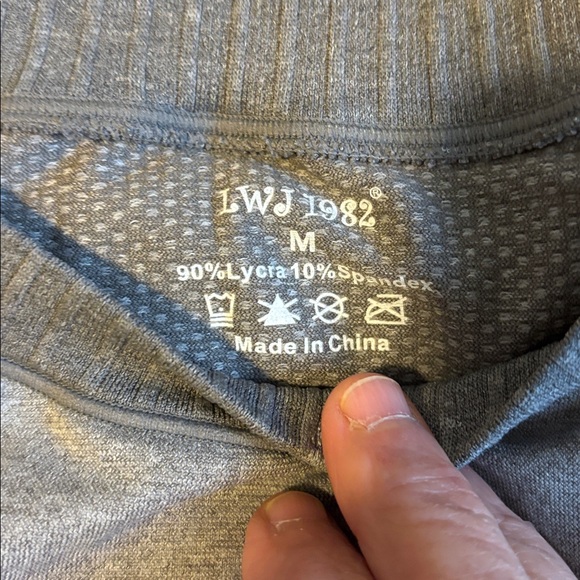 LWJ 1982 Top - Picture 2 of 8